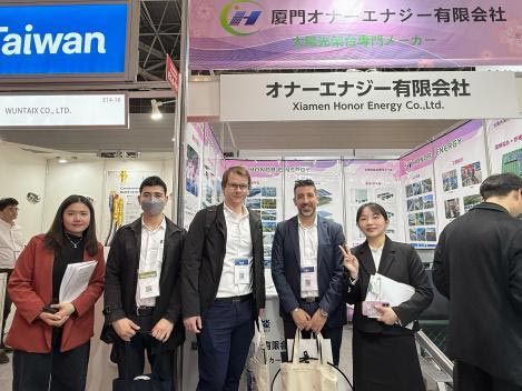 В Японії цвітуть вишні, повертаються з відзнакою